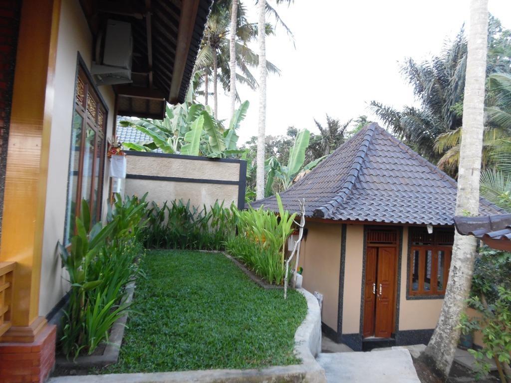 Mesari Hotel Ubud Exterior photo